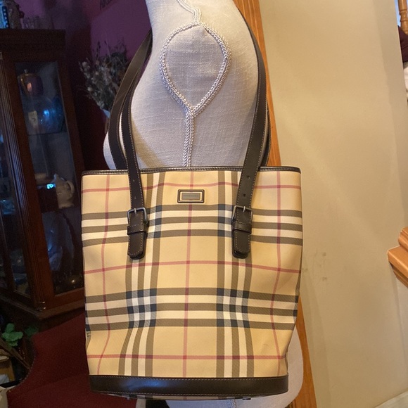 Burberry Handbags - Burberry Nova Check Tote, NEW🔥Coated Brown Leather Handles& Trim! FAST SHIP⚡️🎄